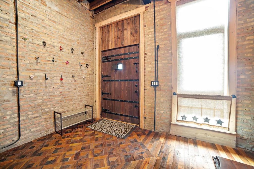 הוילה Chicago Mid-Century Gem Steps From United Center מראה חיצוני תמונה