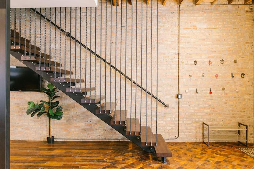 הוילה Chicago Mid-Century Gem Steps From United Center מראה חיצוני תמונה
